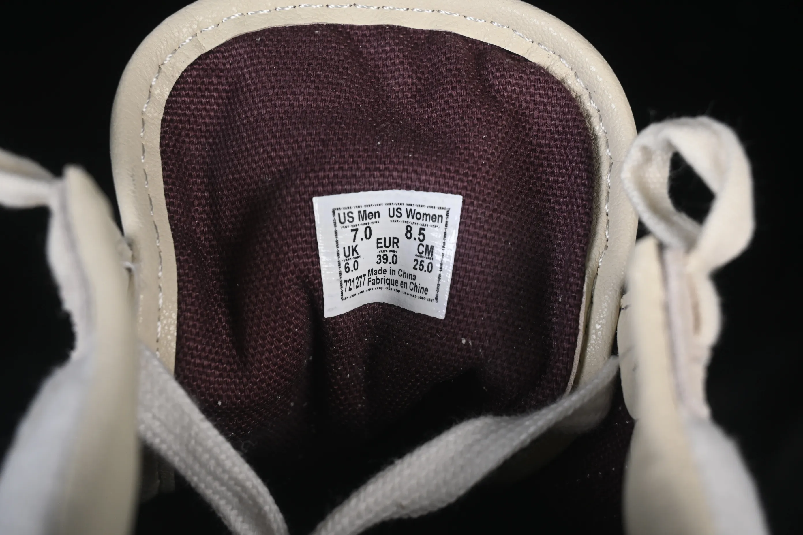 All categories Vans Vans series Vans Low Vans low-top Vans Old Skool Year of the Horse limited edition Immediate success Low-top casual sneakers VN000EJUHRW